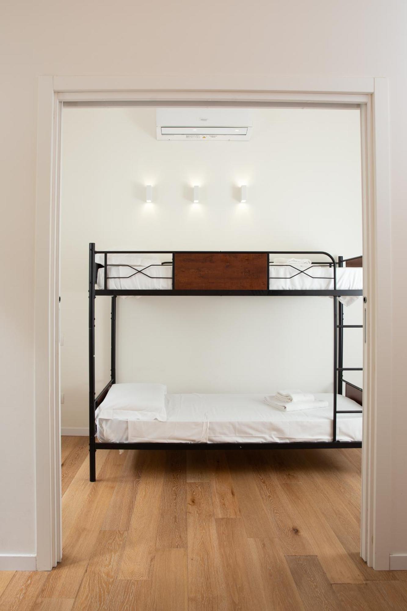 Klimt Central Station - Two Room Apartment มิลาน ภายนอก รูปภาพ