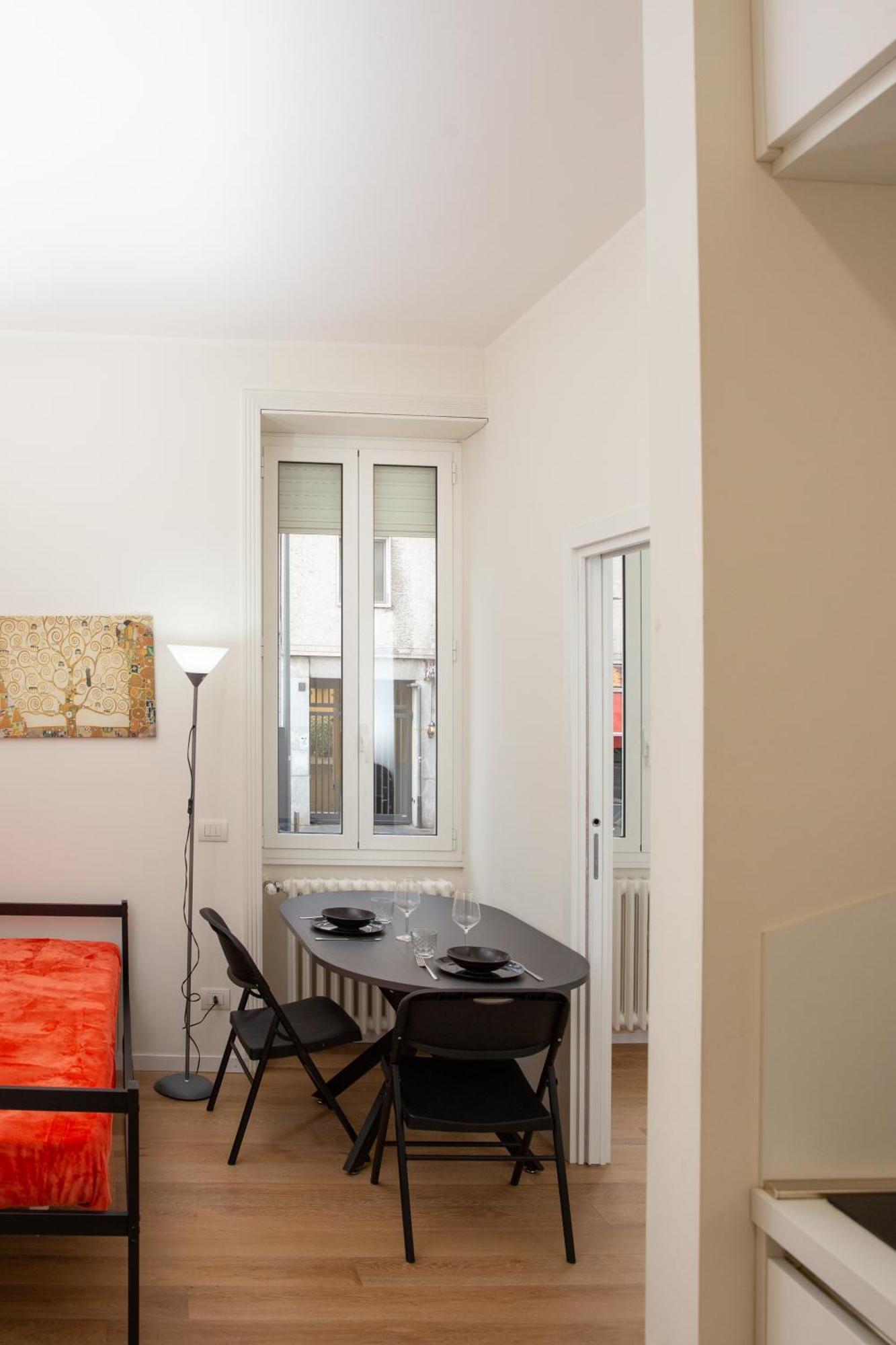 Klimt Central Station - Two Room Apartment มิลาน ภายนอก รูปภาพ