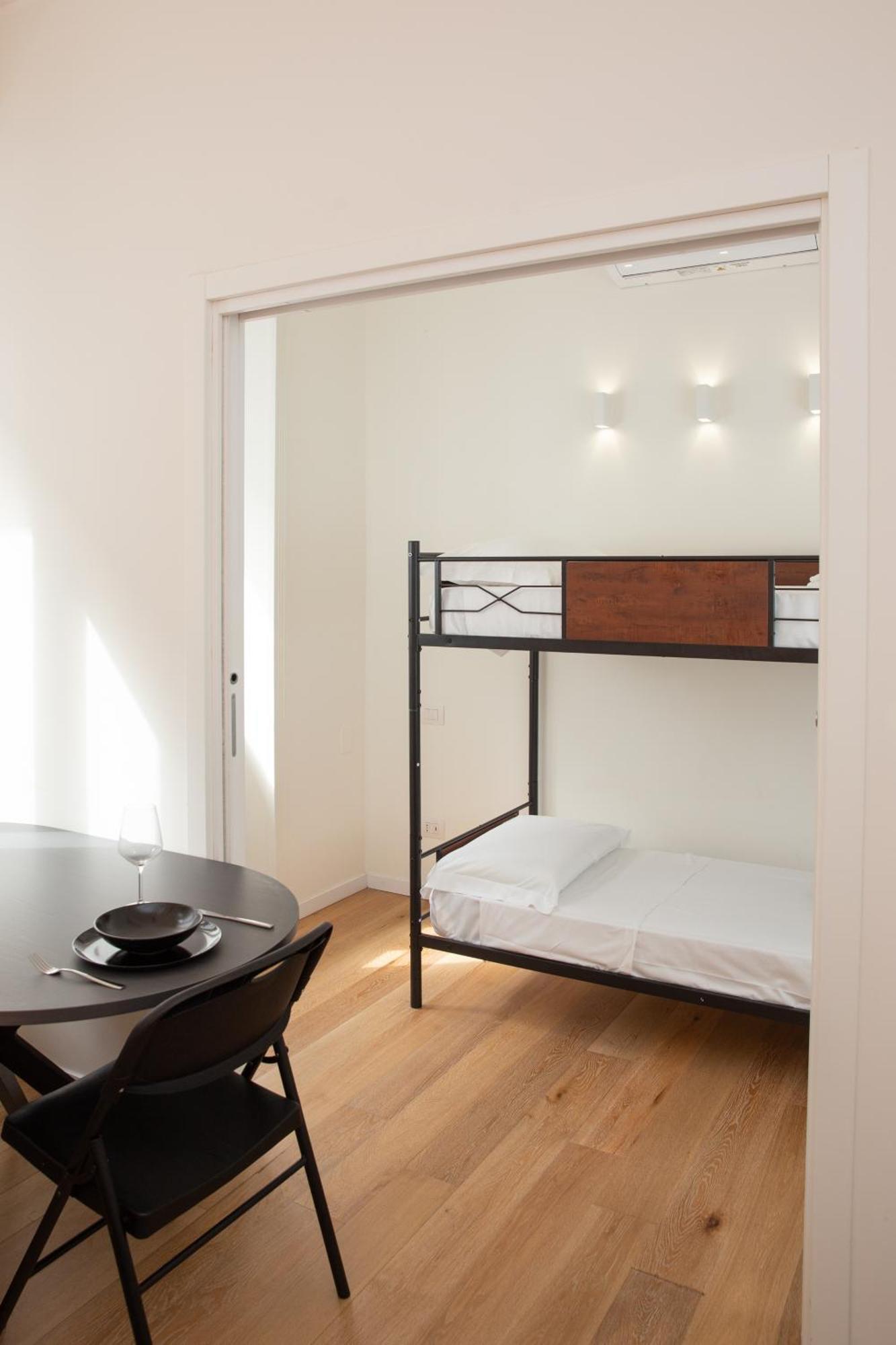 Klimt Central Station - Two Room Apartment มิลาน ภายนอก รูปภาพ