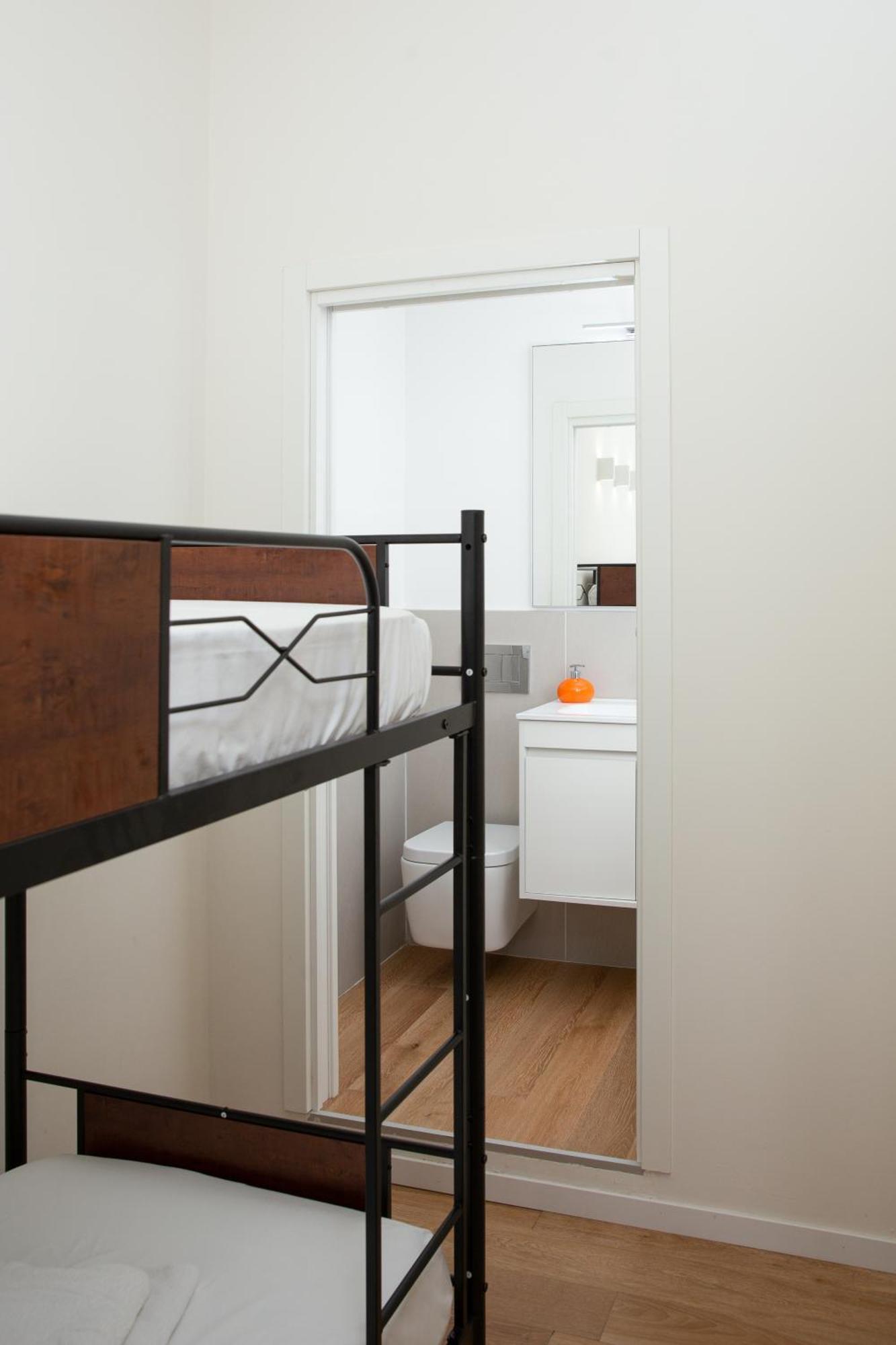 Klimt Central Station - Two Room Apartment มิลาน ภายนอก รูปภาพ